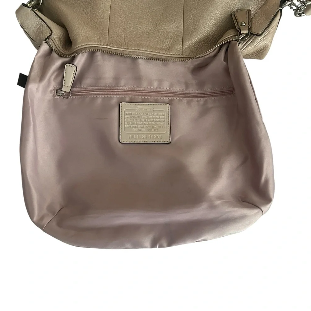 Coach Park Pebbled Leather Hobo Crossbody Bag Taupe Turnlock Flap Style 19303